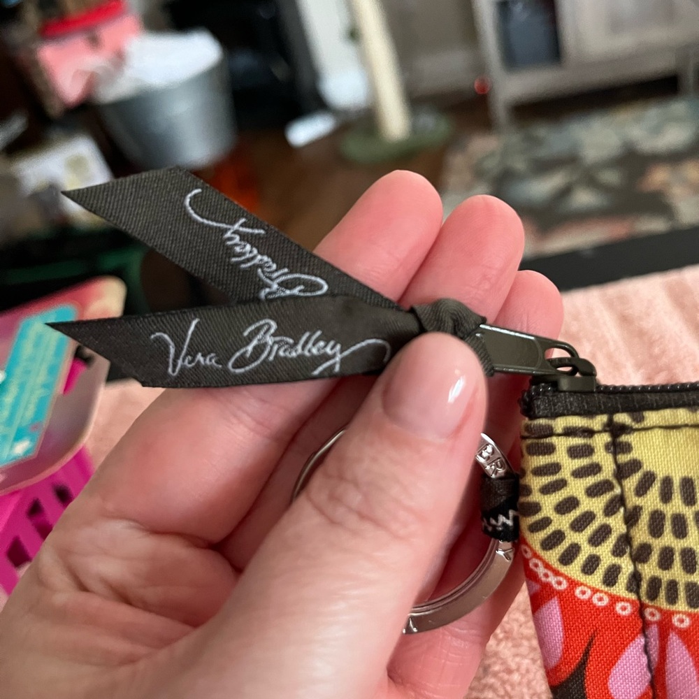 Vera Bradley - Flower Shower keychain wallet - Picture 4 of 6